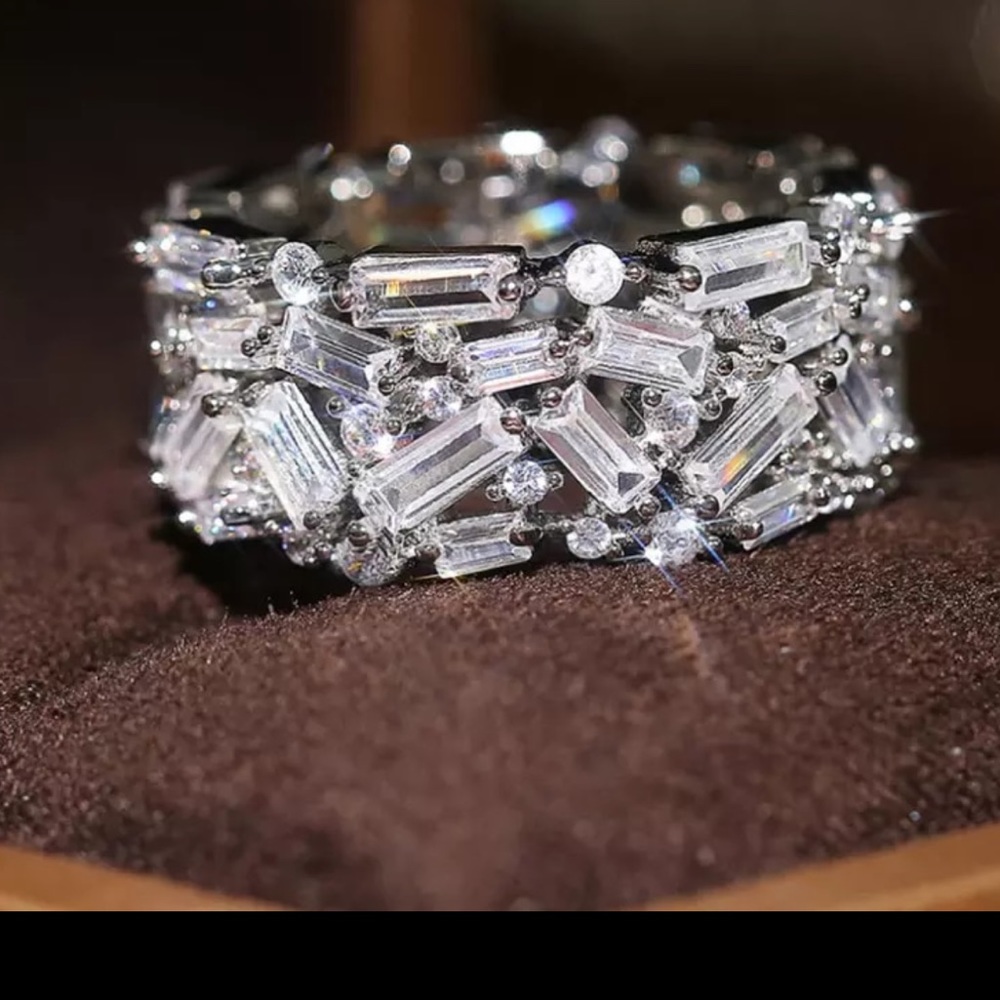 Geometric Band Ring